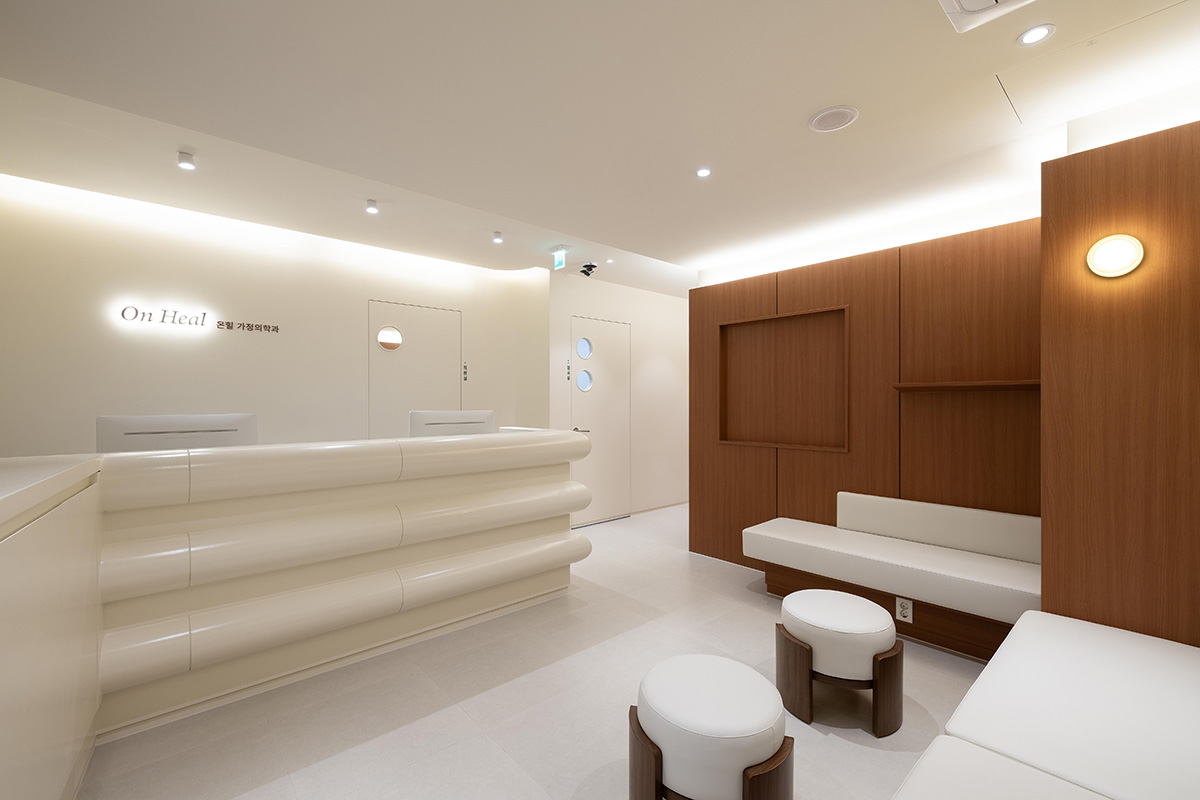 온힐 가정의학과 내부 인테리어-2