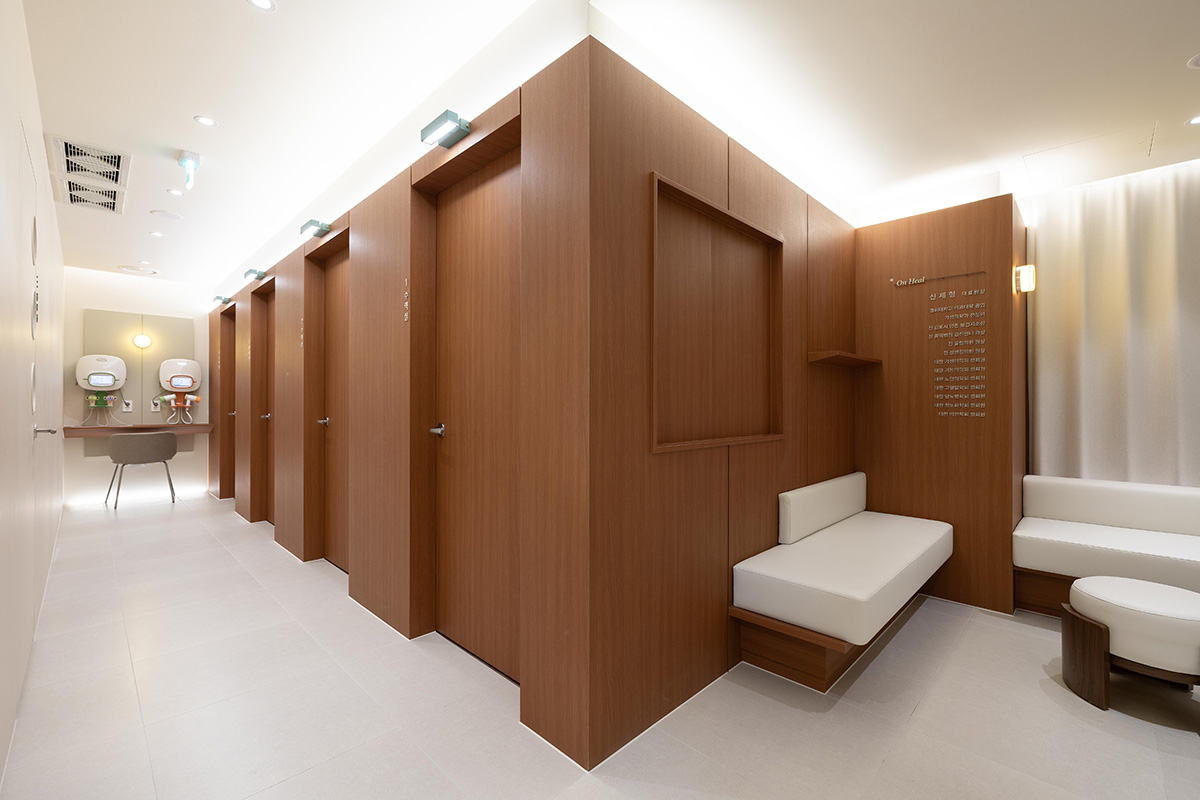 온힐 가정의학과 내부 인테리어-5