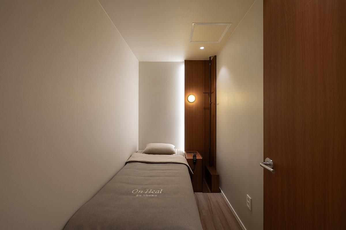 온힐 가정의학과 내부 인테리어-7